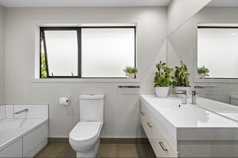 Photo of property in 15 Mike Smith Drive, Cambridge, 3434