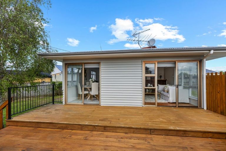 Photo of property in 1/222 Beach Haven Road, Beach Haven, Auckland, 0626