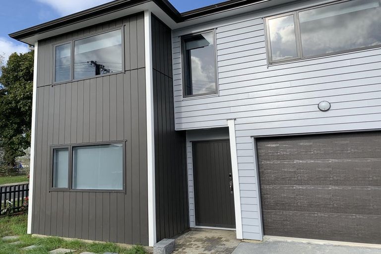 Photo of property in 10a Kelkirk Street, Kelston, Auckland, 0602