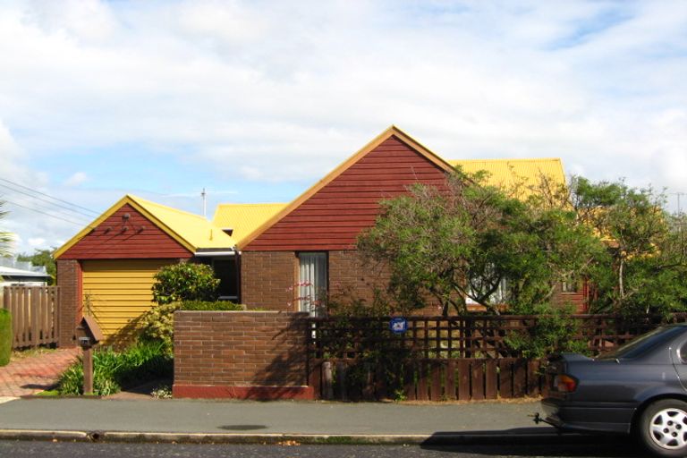 Photo of property in 2 Irvine Street, Mosgiel, 9024