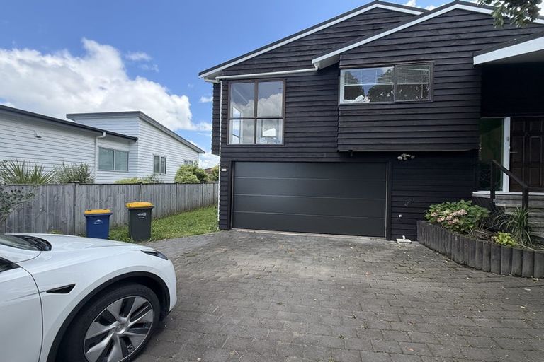 Photo of property in 1/26 East Coast Road, Milford, Auckland, 0620