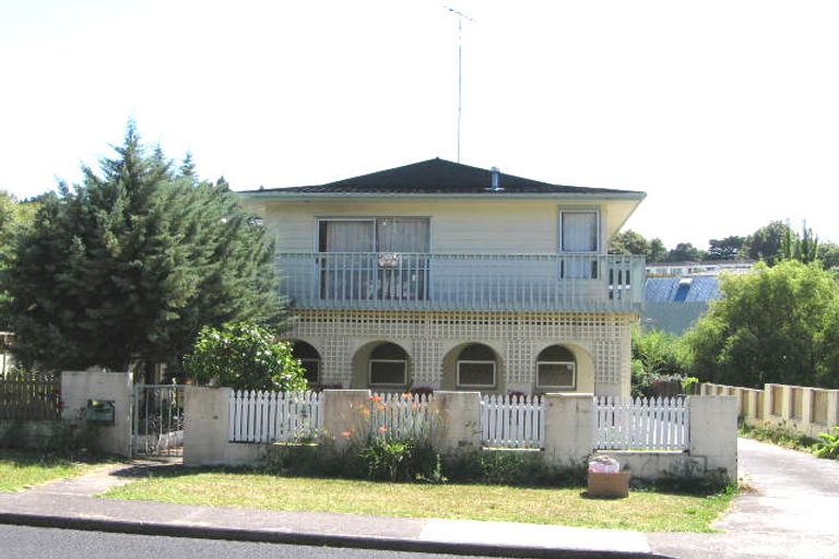 Photo of property in 37 Awaruku Road, Torbay, Auckland, 0630