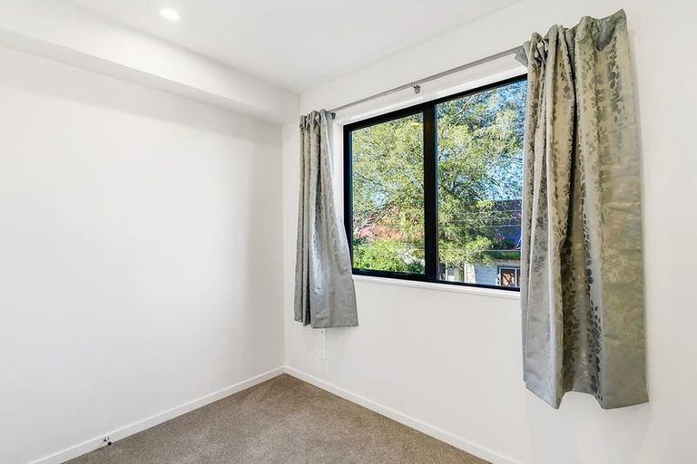 Photo of property in 9/54 Swanson Road, Henderson, Auckland, 0610