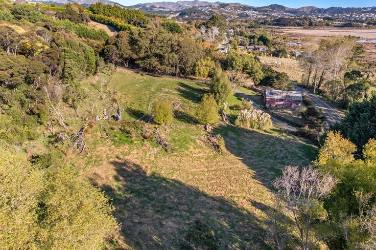 Photo of property in 92 Paekakariki Hill Road, Pauatahanui, Porirua, 5381