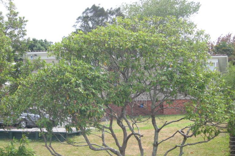 Photo of property in 17 Edgeworth Road, Glenfield, Auckland, 0629