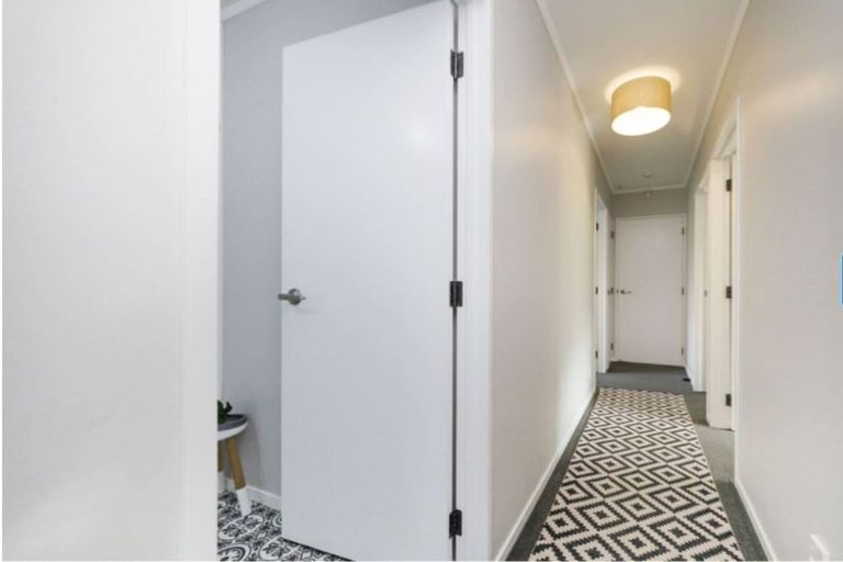 Photo of property in 102 Roberts Line, Kelvin Grove, Palmerston North, 4414