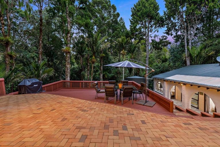 Photo of property in 719 Scenic Drive, Henderson Valley, Auckland, 0612