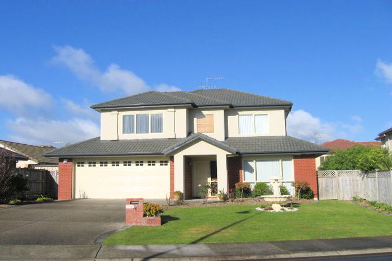 Photo of property in 16 Carousel Crescent, East Tamaki Heights, Auckland, 2016