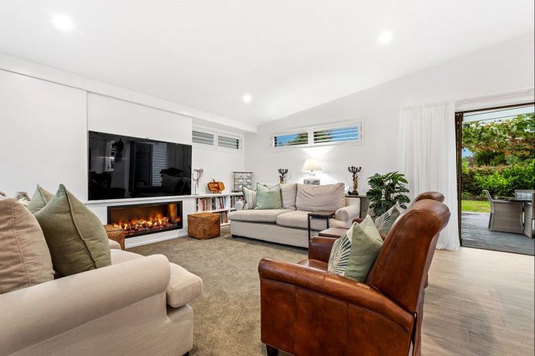 Photo of property in 4 Taumata Road, Omaha, Warkworth, 0986