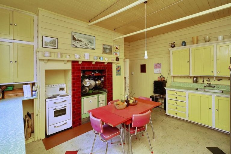 Photo of property in 8 Church Street, Amberley, 7410