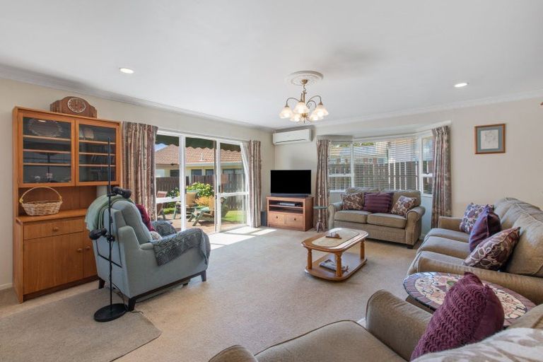 Photo of property in 18a South Street, Papakura, 2110