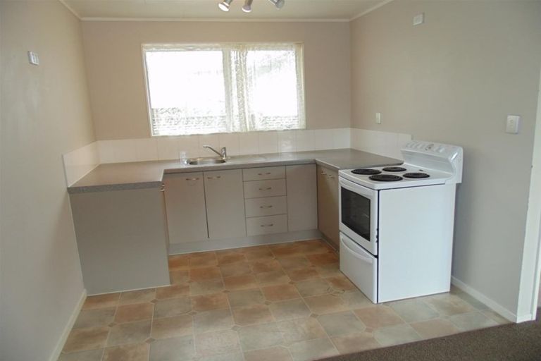 Photo of property in 42a Candia Road, Swanson, Auckland, 0614