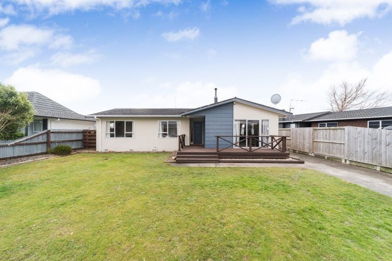 Photo of property in 11 Paradise Place, Milson, Palmerston North, 4414