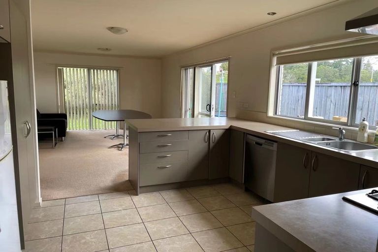 Photo of property in 48 Seamount Drive, Red Beach, 0932