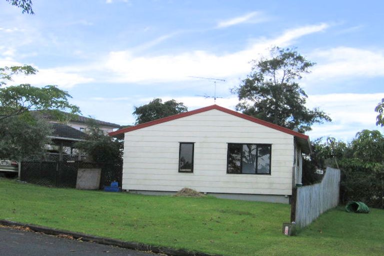Photo of property in 10 Coubray Place, Botany Downs, Auckland, 2010