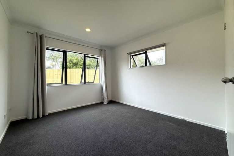 Photo of property in 13a Mawney Road, Henderson, Auckland, 0610