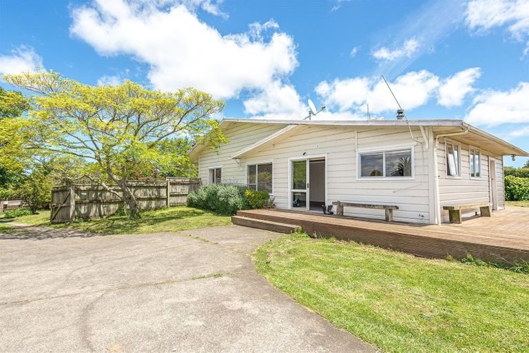 Photo of property in 30 Weraroa Road, Waverley, 4510
