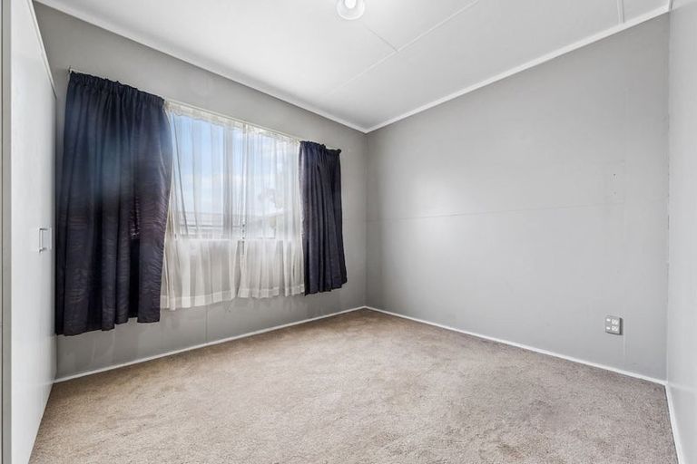 Photo of property in 28 Jarman Road, Mount Wellington, Auckland, 1060