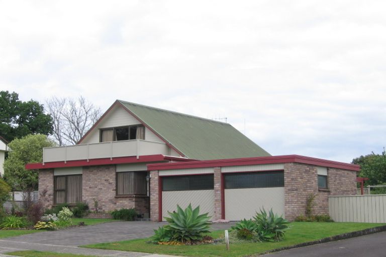 Photo of property in 1 Gellibrand Place, Omokoroa, 3114