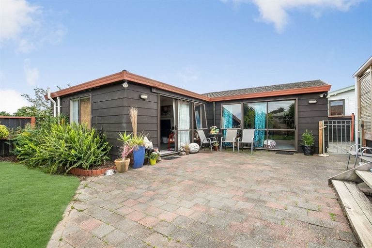 Photo of property in 36 Racecourse Road, Waiuku, 2123