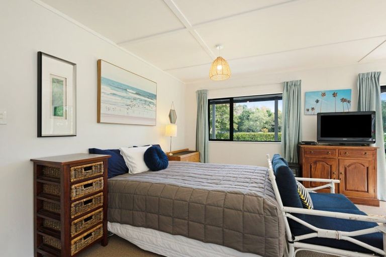 Photo of property in 33 Arcus Road, Te Horo, Otaki, 5582