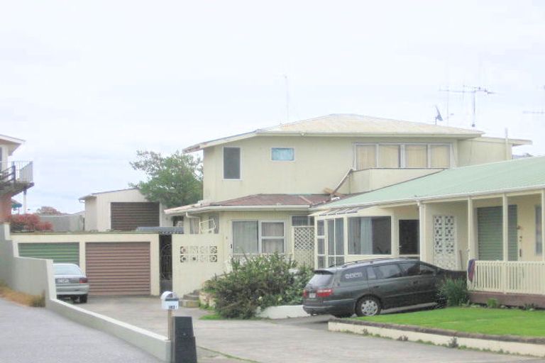 Photo of property in 2/181 Marine Parade, Mount Maunganui, 3116