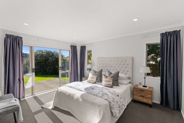 Photo of property in 37 Breaker Grove, Waiuku, 2123