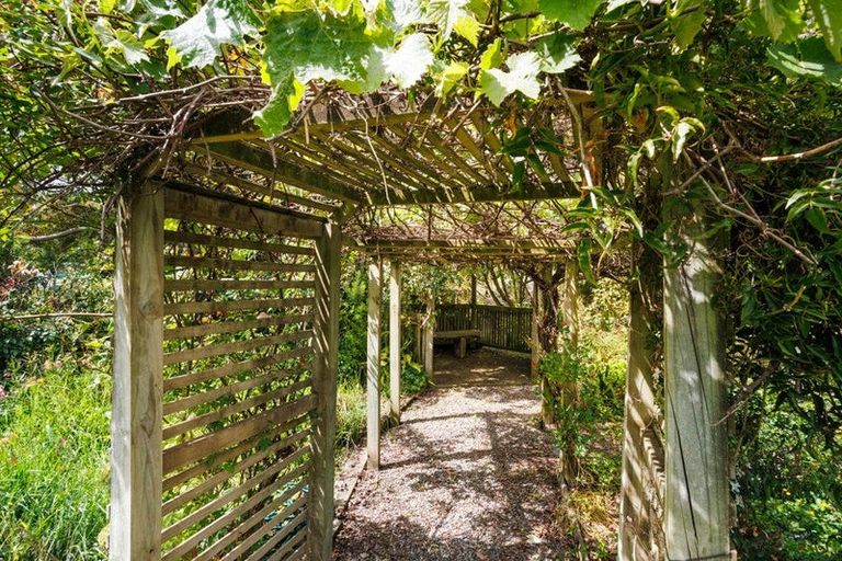 Photo of property in 204 Kawakawa Road, Feilding, 4775