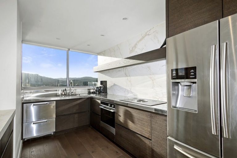 Photo of property in Dorchester Apartments, 144 Oriental Parade, Oriental Bay, Wellington, 6011