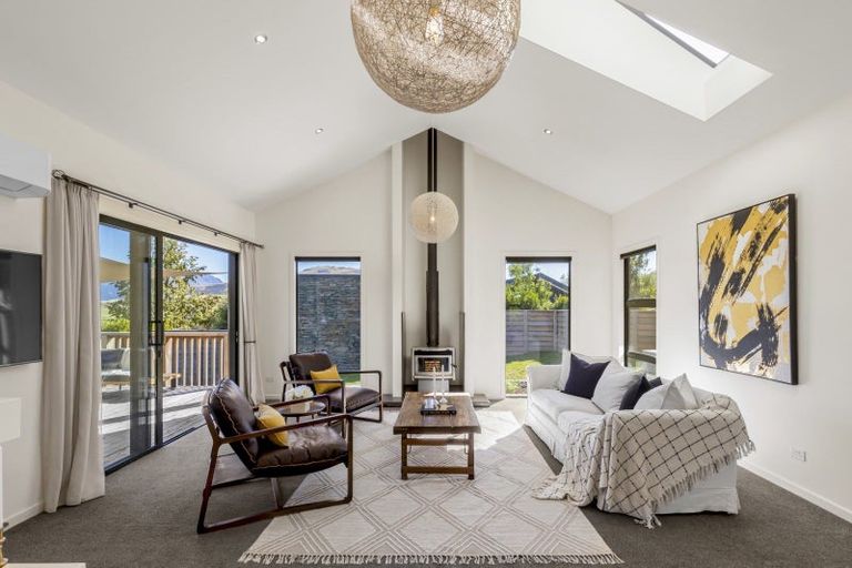 Photo of property in 4 Arran Lane, Jacks Point, Queenstown, 9371