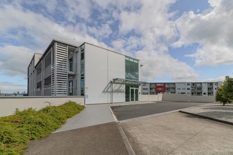 Photo of property in Shoal Haven Apartments, 112a/130 Anzac Street, Takapuna, Auckland, 0622