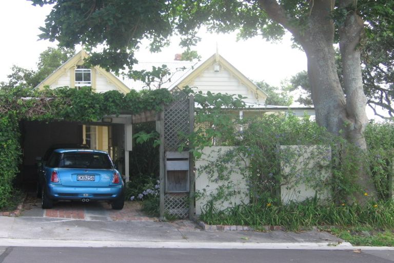 Photo of property in 31 Cowper Street, Devonport, Auckland, 0624