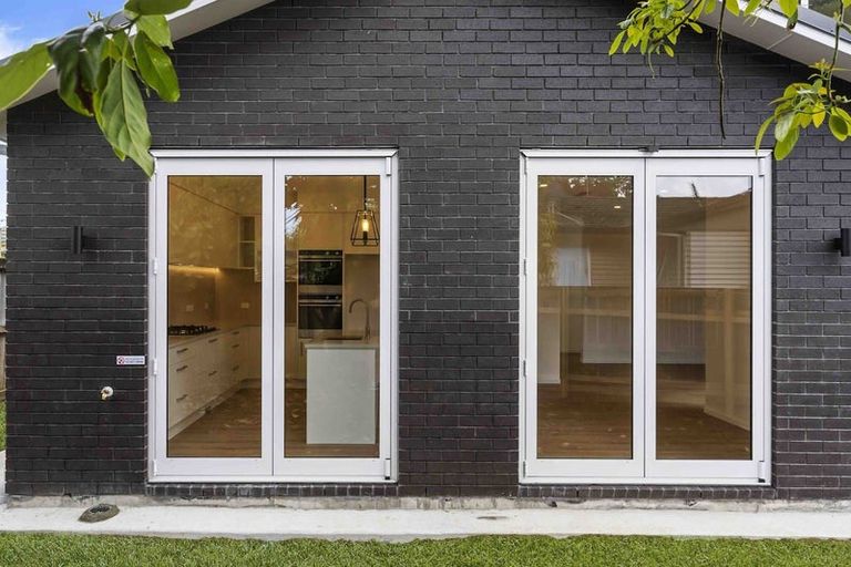 Photo of property in 1a Bernard Street, Papatoetoe, Auckland, 2025