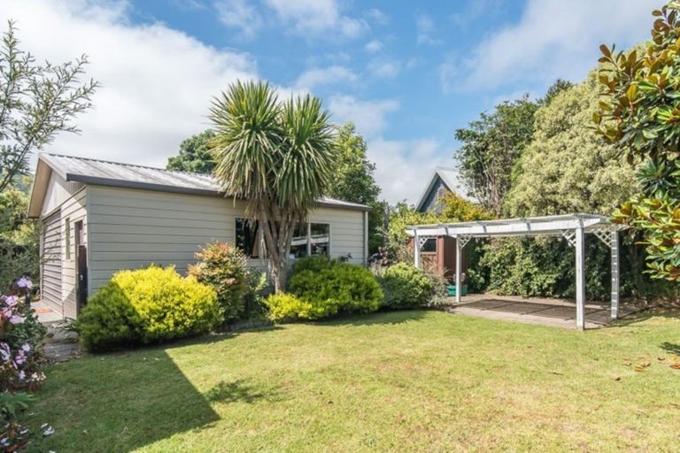 Photo of property in 40 Belvedere Avenue, Waikanae, 5036