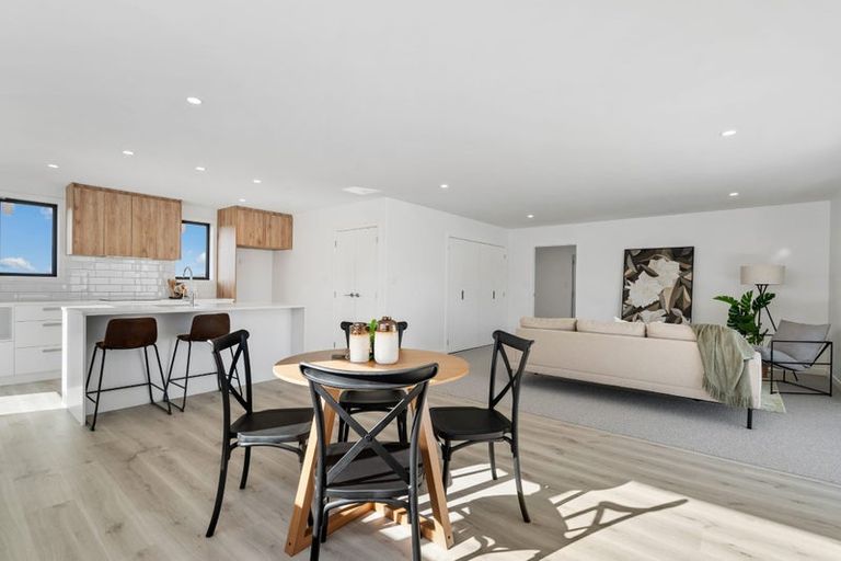 Photo of property in 8 Te Taniwha Road, One Tree Point, 0118