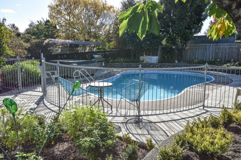 Photo of property in 2 Rahiwi Place, Lansdowne, Masterton, 5810