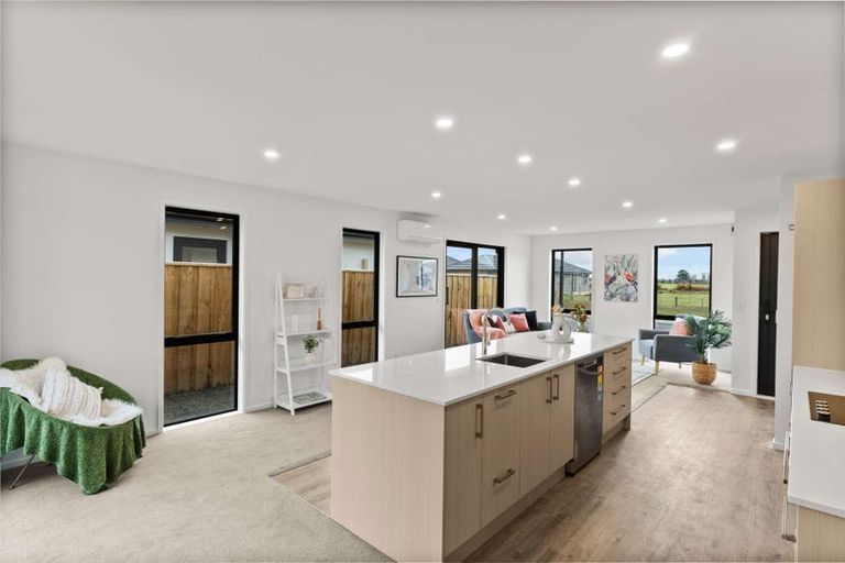 Photo of property in 19 Ellmers Street, Woodend, 7691