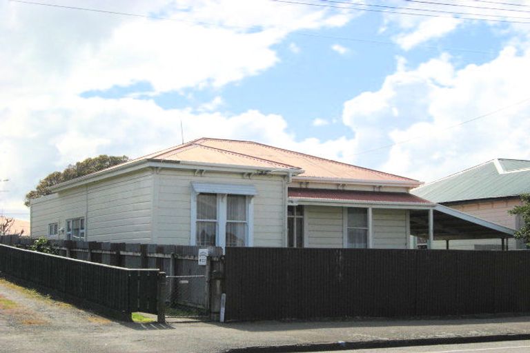 Photo of property in 4 Alma Road, Gonville, Whanganui, 4501