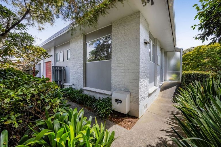 Photo of property in 44 Fulford Street, New Plymouth, 4310