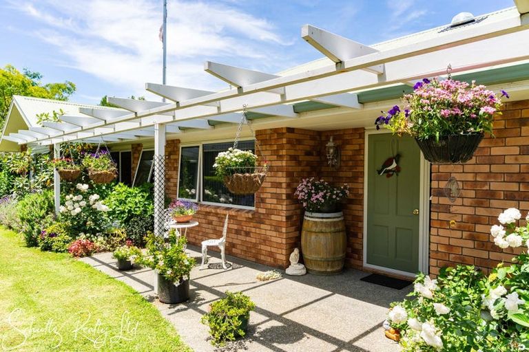 Photo of property in 11 Te Pahi River Drive, Paparoa, Maungaturoto, 0583