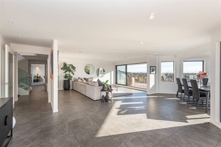 Photo of property in 15 Woodlau Rise, Huntsbury, Christchurch, 8022