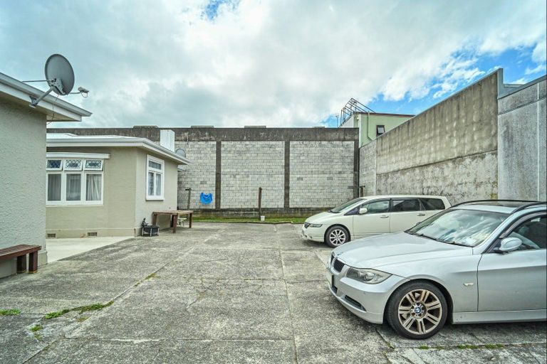 Photo of property in 402a Queen Street East, Hastings, 4122