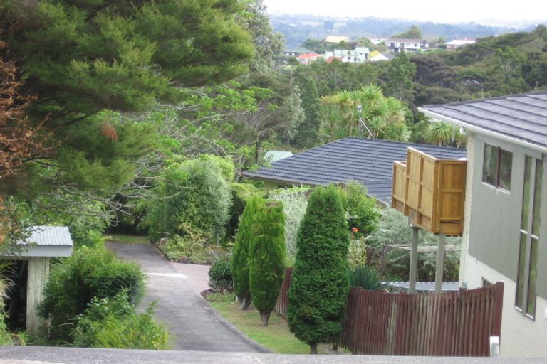 Photo of property in 15 Island Bay Road, Beach Haven, Auckland, 0626