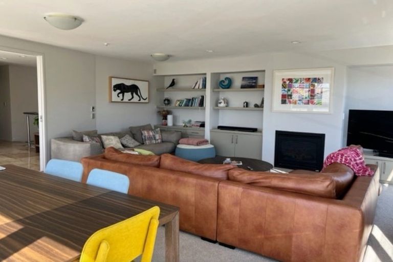 Photo of property in 17a The Strand, Takapuna, Auckland, 0622