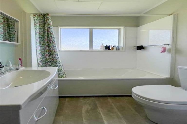 Photo of property in 1/10 Petherick Crescent, Johnsonville, Wellington, 6037