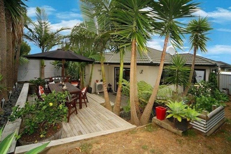 Photo of property in 14 Varlene Terrace, Forrest Hill, Auckland, 0620
