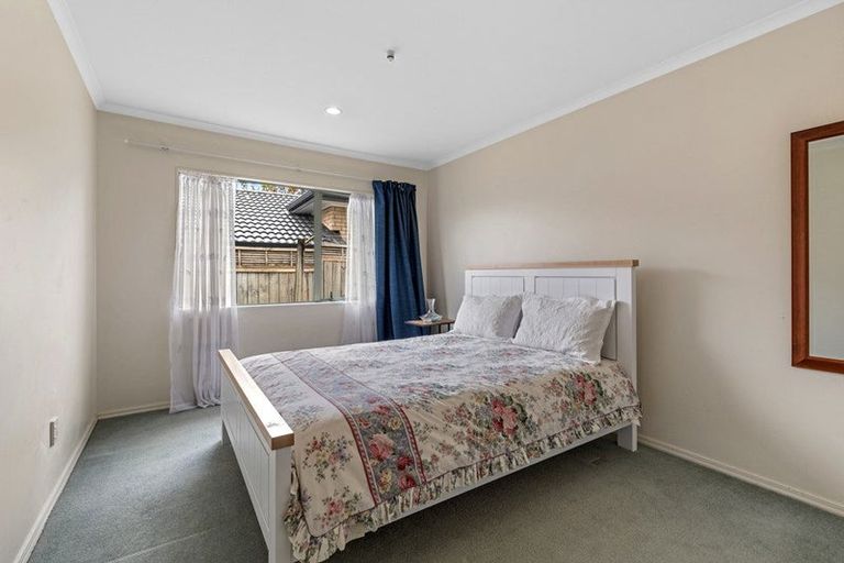 Photo of property in 6 Reybert Place, Massey, Auckland, 0614