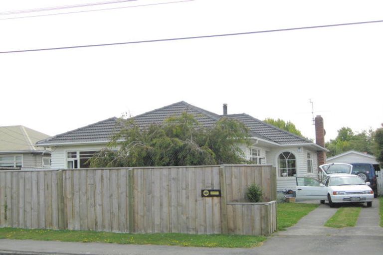 Photo of property in 215 Weston Road, St Albans, Christchurch, 8052