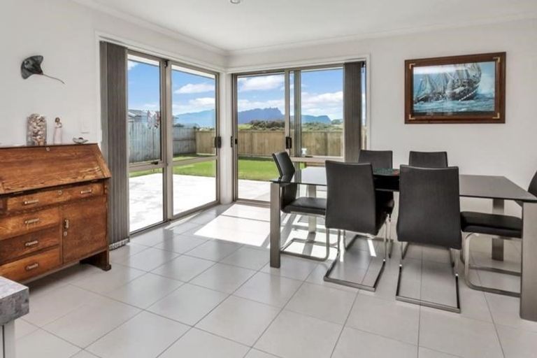 Photo of property in 21 Wai Place, One Tree Point, 0118