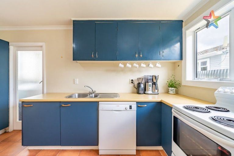 Photo of property in 8 Golf Road, Manor Park, Lower Hutt, 5019